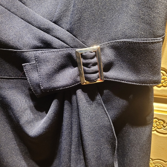 Dress - Picture 4 of 12